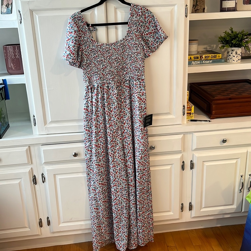 New with tags Lulus wide leg floral jumpsuit